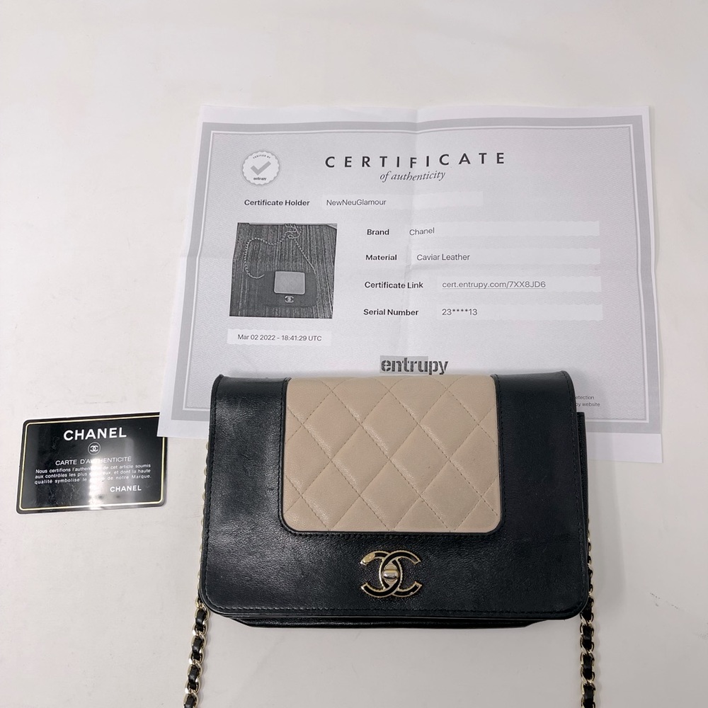 Chanel Wallet on a Chain Black and Beige Leather Crossbody Bag!